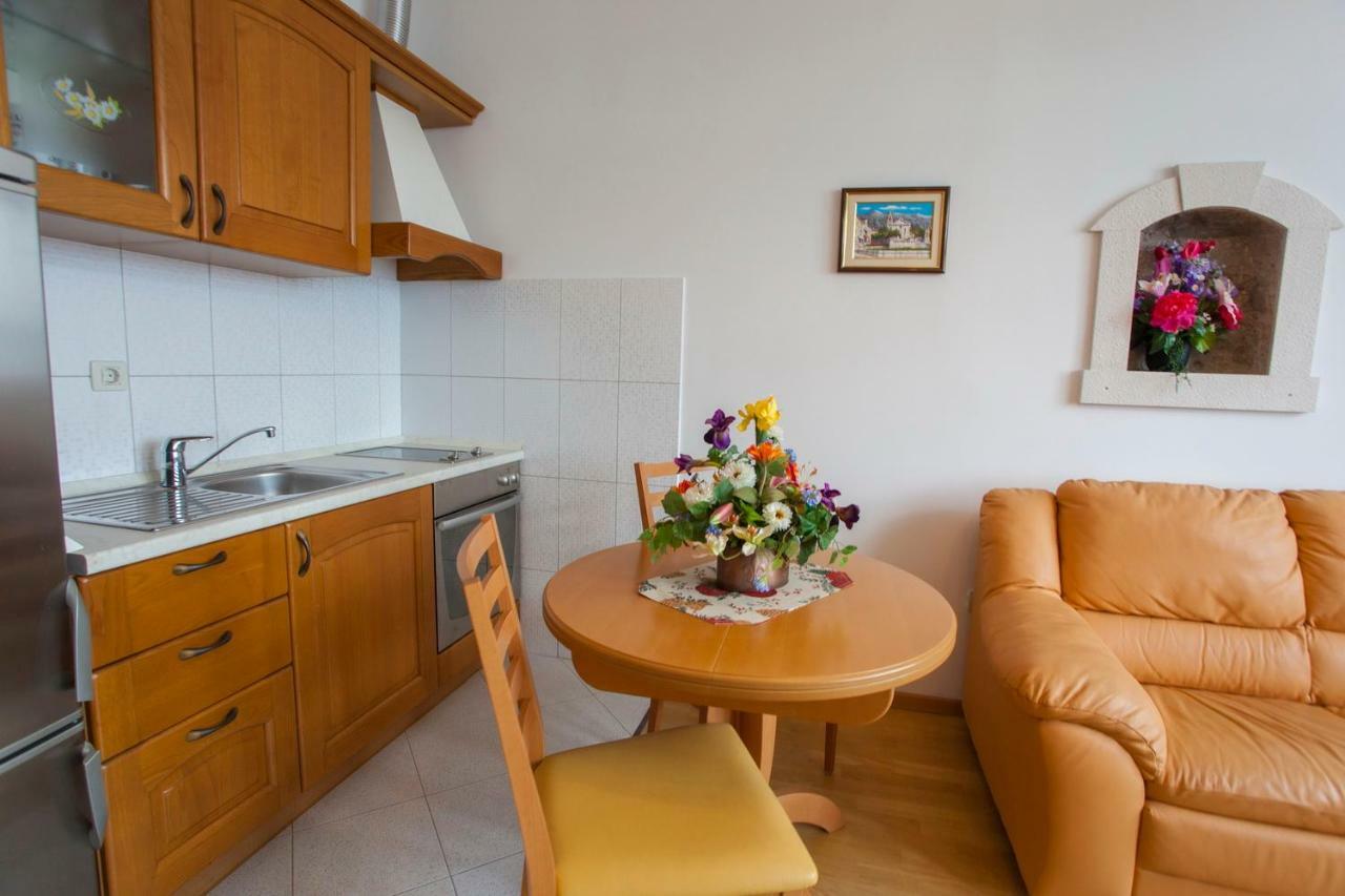 פודגורה Apartments Vlado מראה חיצוני תמונה