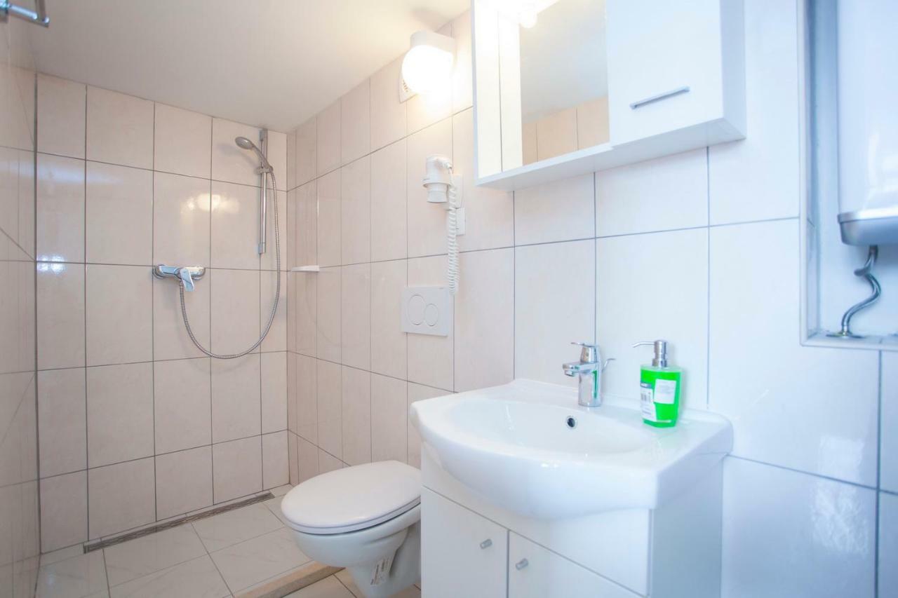 פודגורה Apartments Vlado מראה חיצוני תמונה